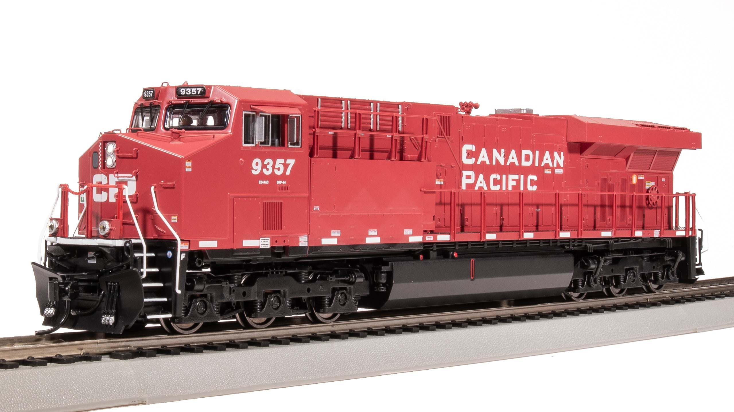 8557 GE ES44AC, CP #9368, Action Red, No-Sound / DCC-Ready, HO