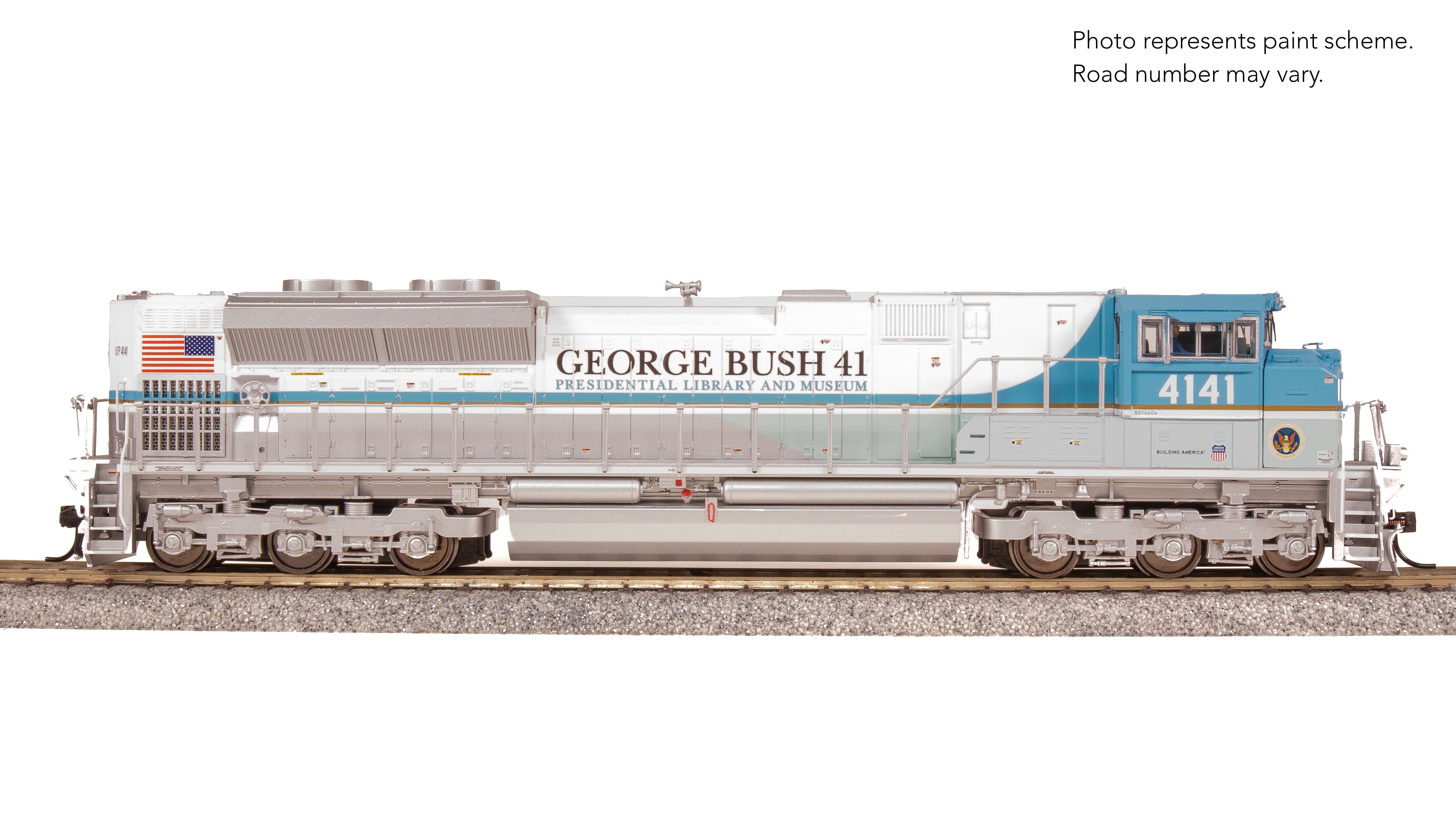 8686 EMD SD70ACe, UP 4141, George Bush 41, Paragon4 Sound/DC/DCC, w/ Smoke, HO