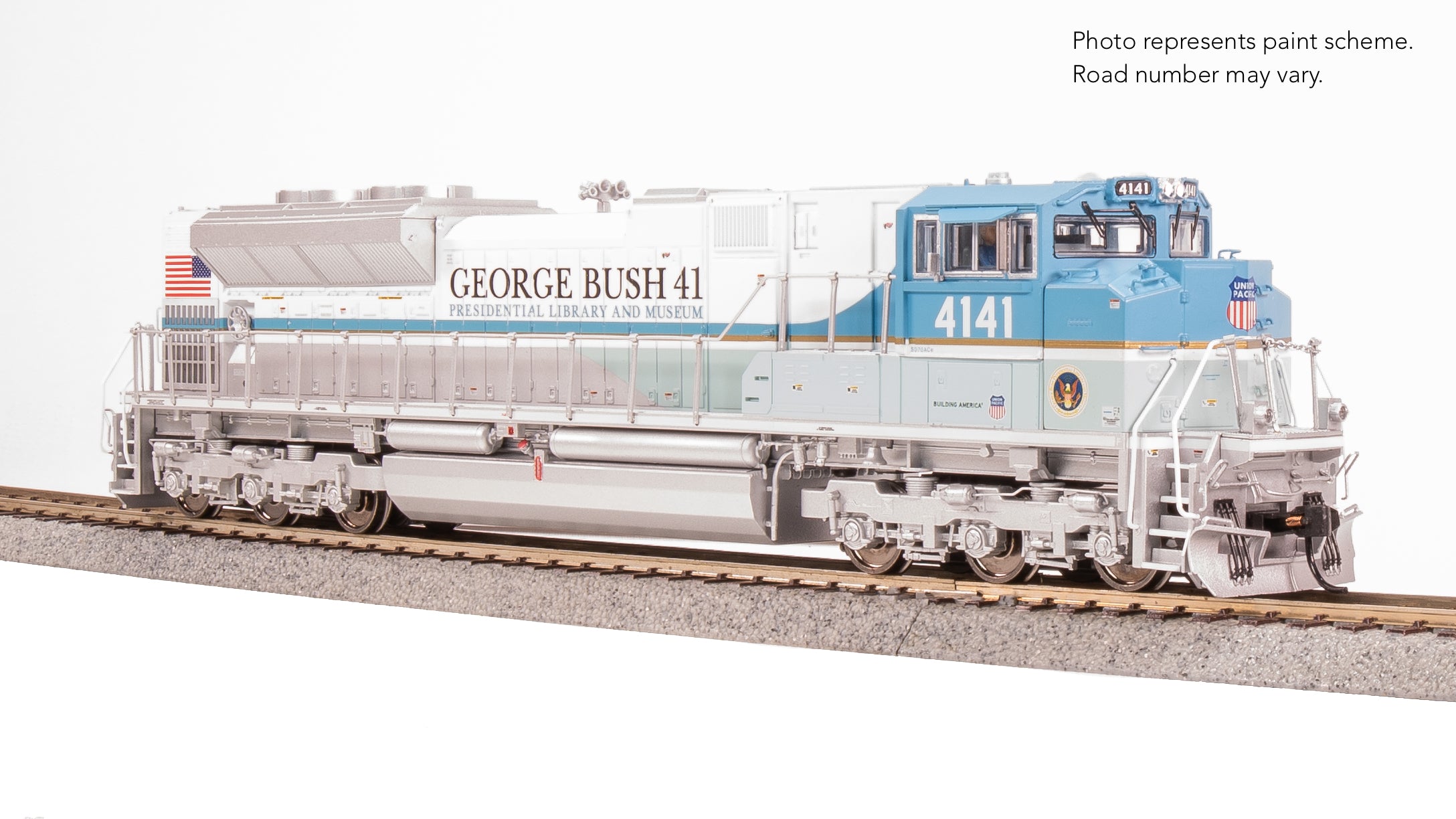 8686 EMD SD70ACe, UP 4141, George Bush 41, Paragon4 Sound/DC/DCC, w/ Smoke, HO