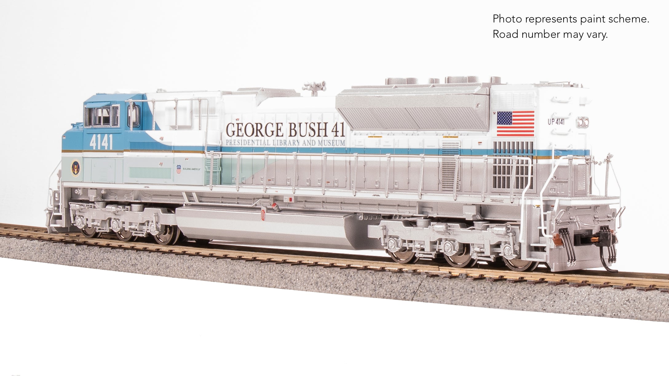 8686 EMD SD70ACe, UP 4141, George Bush 41, Paragon4 Sound/DC/DCC, w/ Smoke, HO