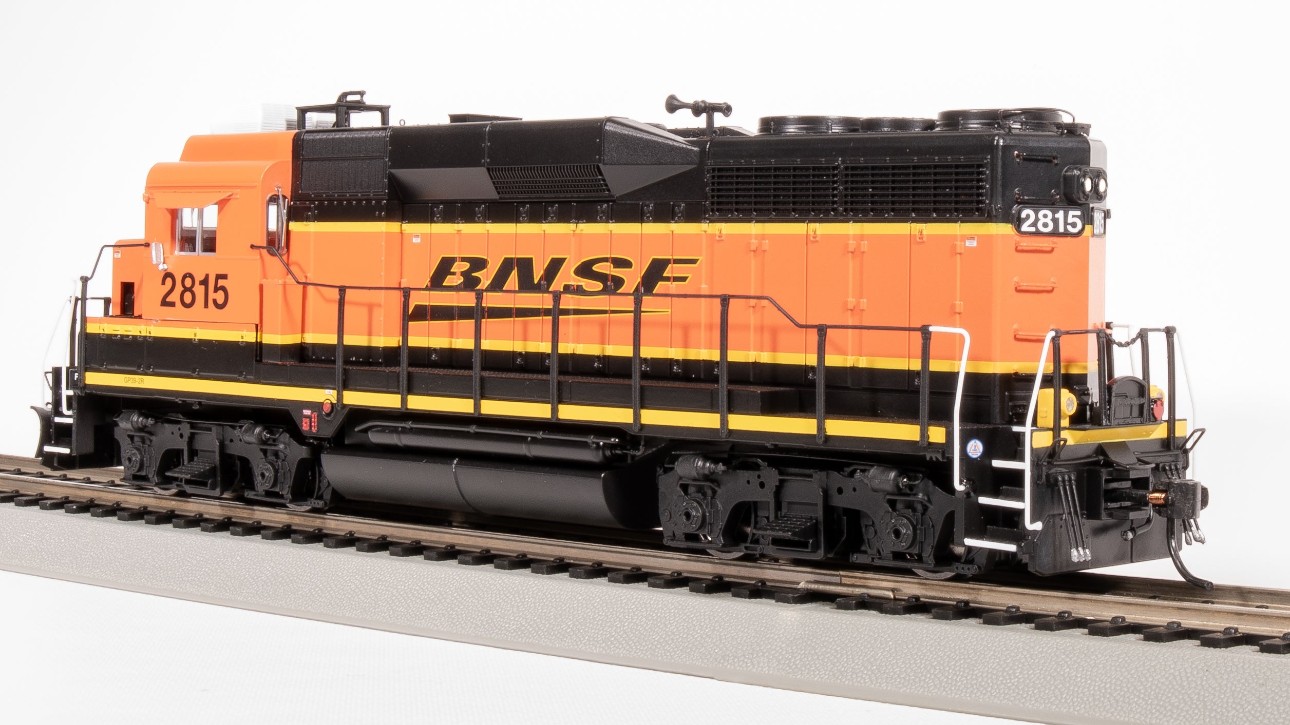 9563 EMD GP30, BNSF 2820, H3 Swoosh, No-Sound / DCC-Ready, HO (GP39-2R)