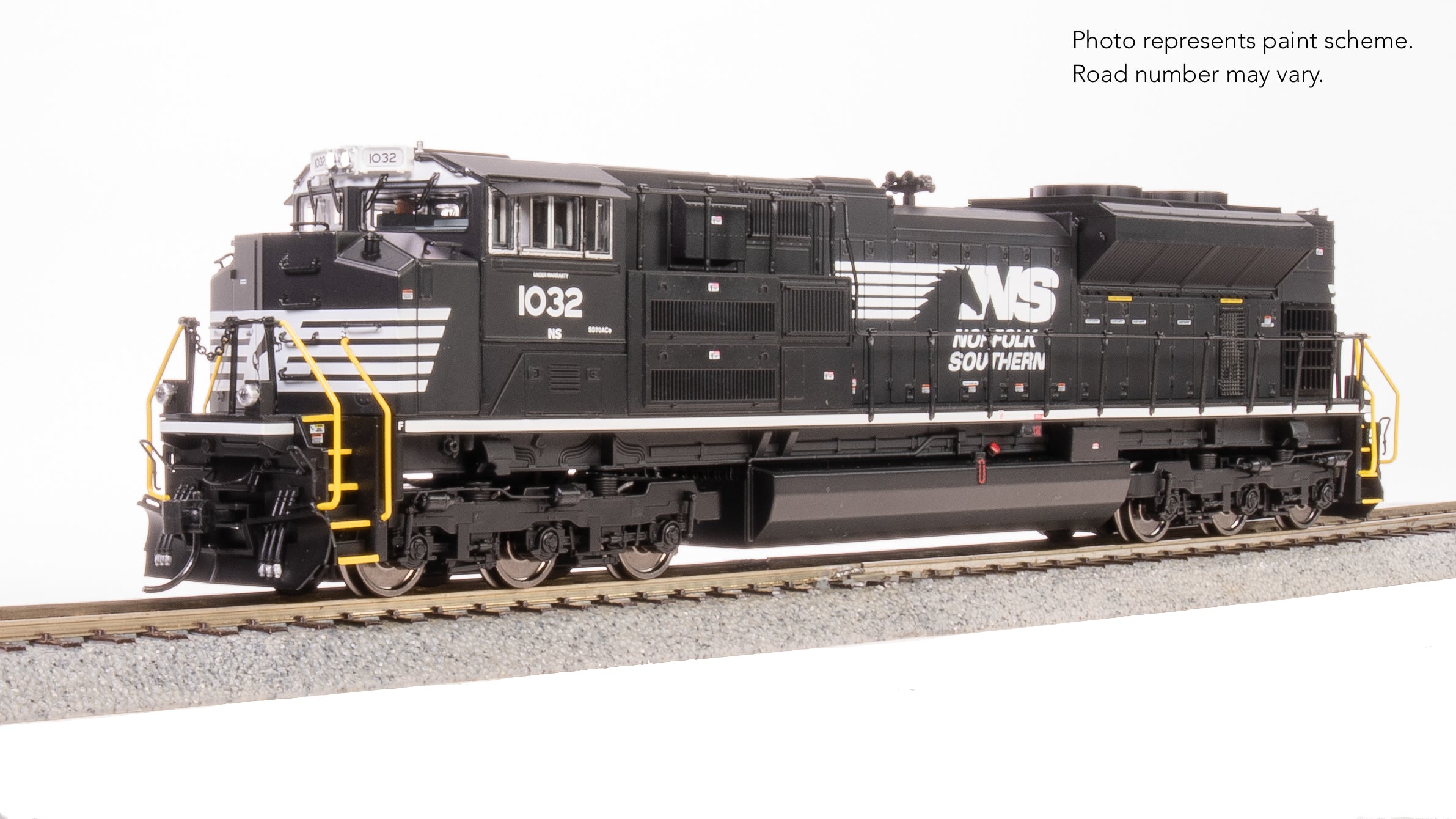 9768 EMD SD70ACe, NS 1032, Black & White, Paragon4 Sound/DC/DCC, w/ Smoke, HO