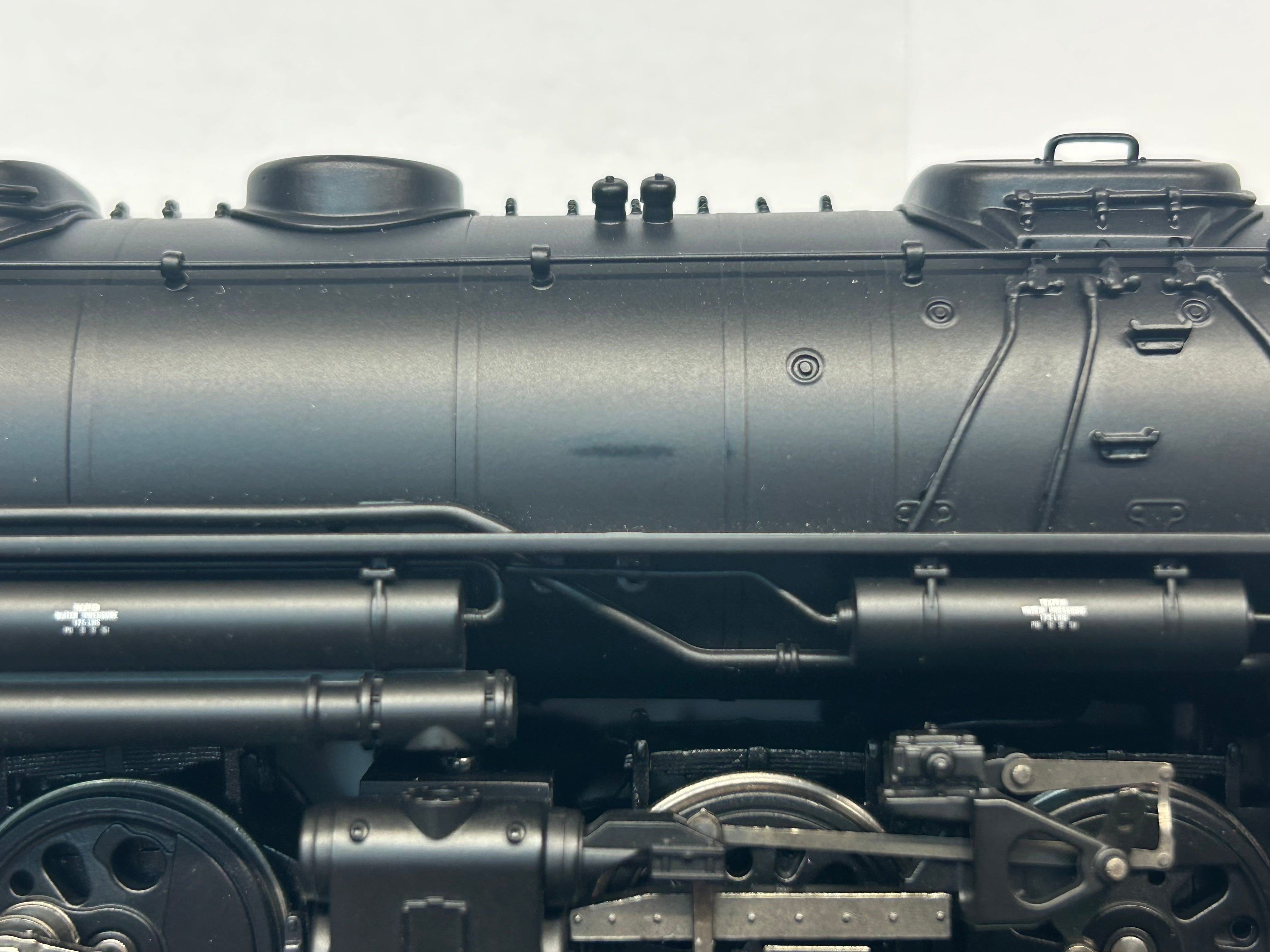 *** BLEMISHED (Sold as-is, see photos) REFURBISHED BR9911 UP Early Challenger (CSA-2), #3822, Post-1947, Integral Cast Cylinder Front Engine, Paragon4 Sound/DC/DCC, Smoke, HO