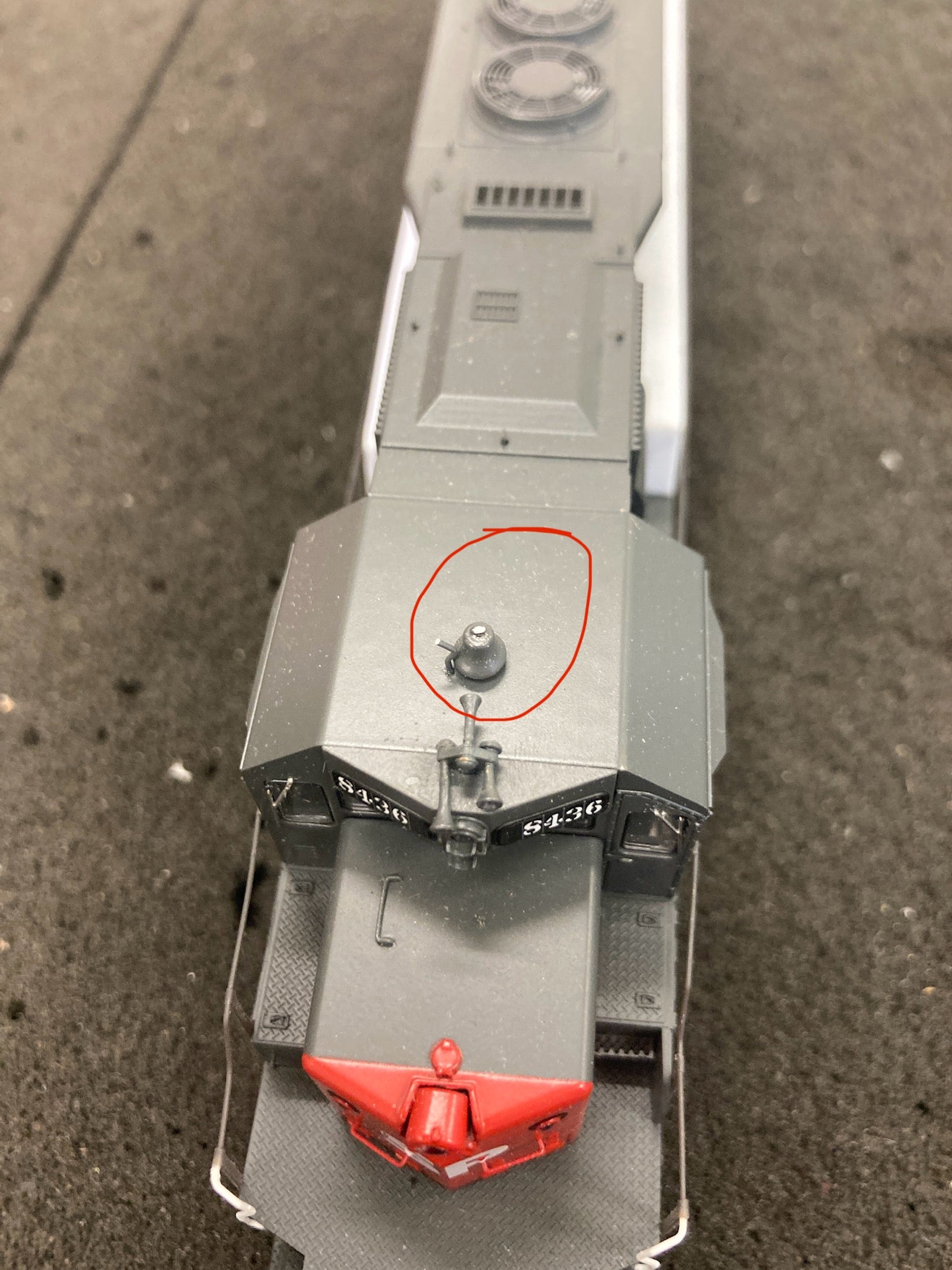 *BLEMISHED (MISSING BELL & 3/4 BRAKE LINES) (SEE PHOTOS, SOLD AS IS) REFURBISHED BR9047 EMD SD40, SP 8436, Bloody Nose, No-Sound / DCC-Ready, HO