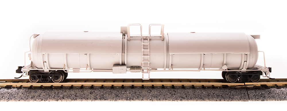 3735 Cryogenic Tank Car, Unlettered, Painted Gray, Type B, Single Car, N