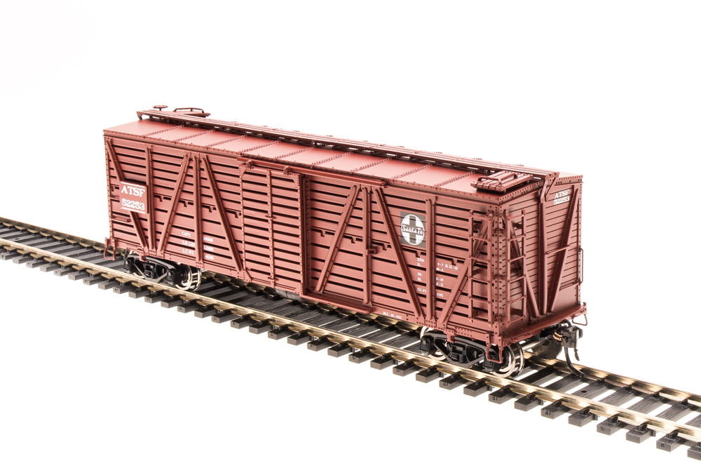 4562 ATSF Stock Car, Chicken Sounds, Oxide Red, HO